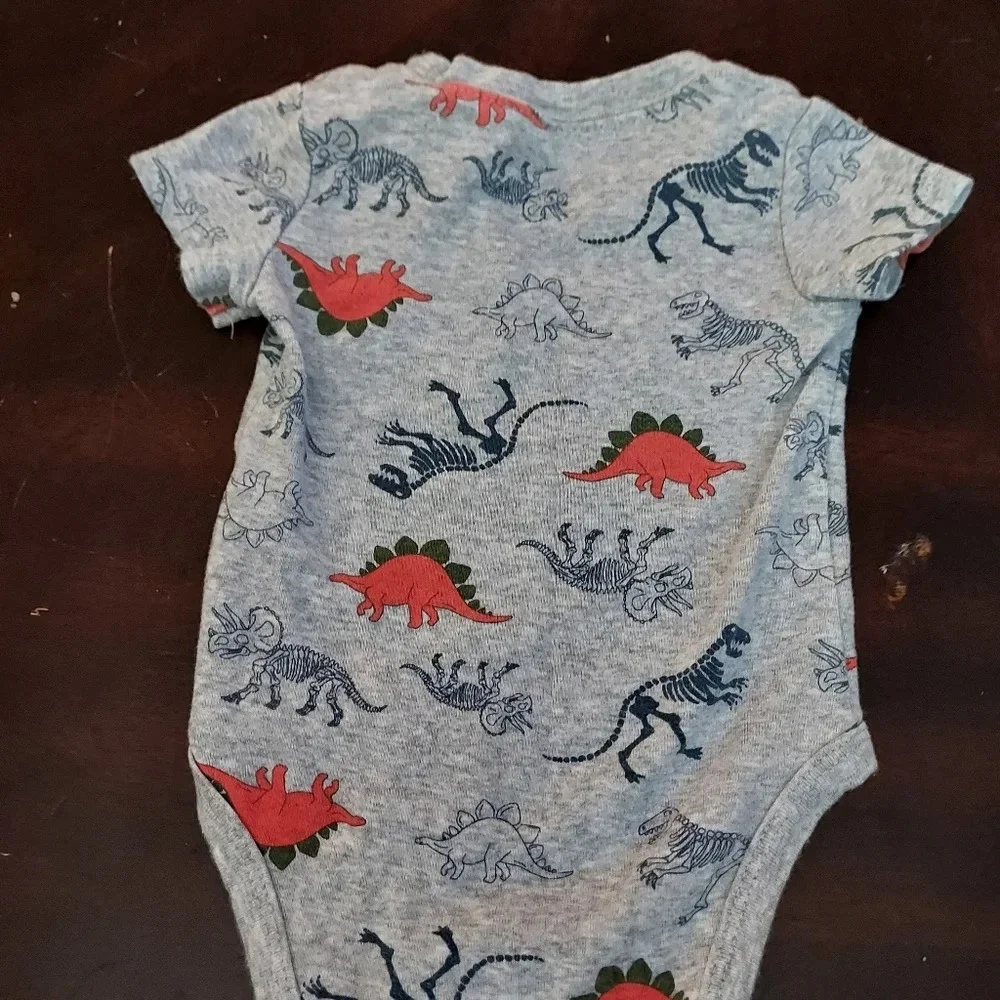 Lot of 5 Carter's Baby Boy Bodysuits in Size 6M